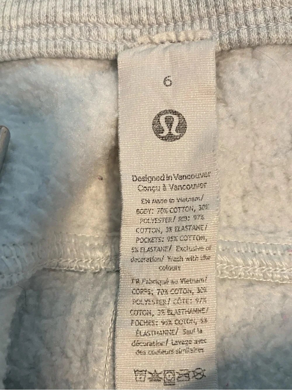 Women's Lululemon Athletica Gray Fleece Cropped Joggers Size 6